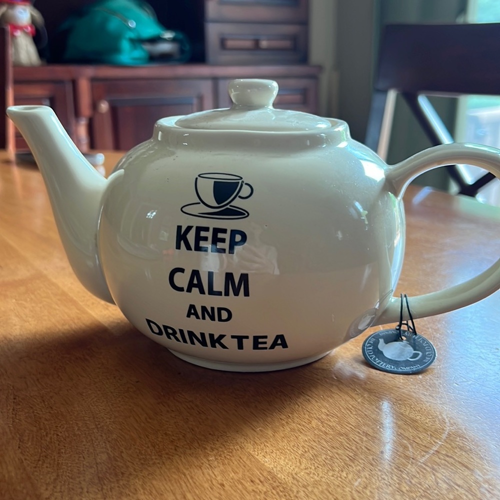 Keep Calm and Drink Tea teapot